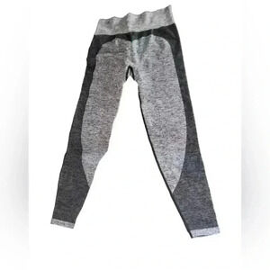 PINK by Victoria’s secret Gray & Black Seamless‎ Contour Leggings, Small
